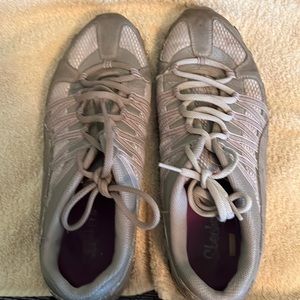 Sketchers comfy grey sneakers